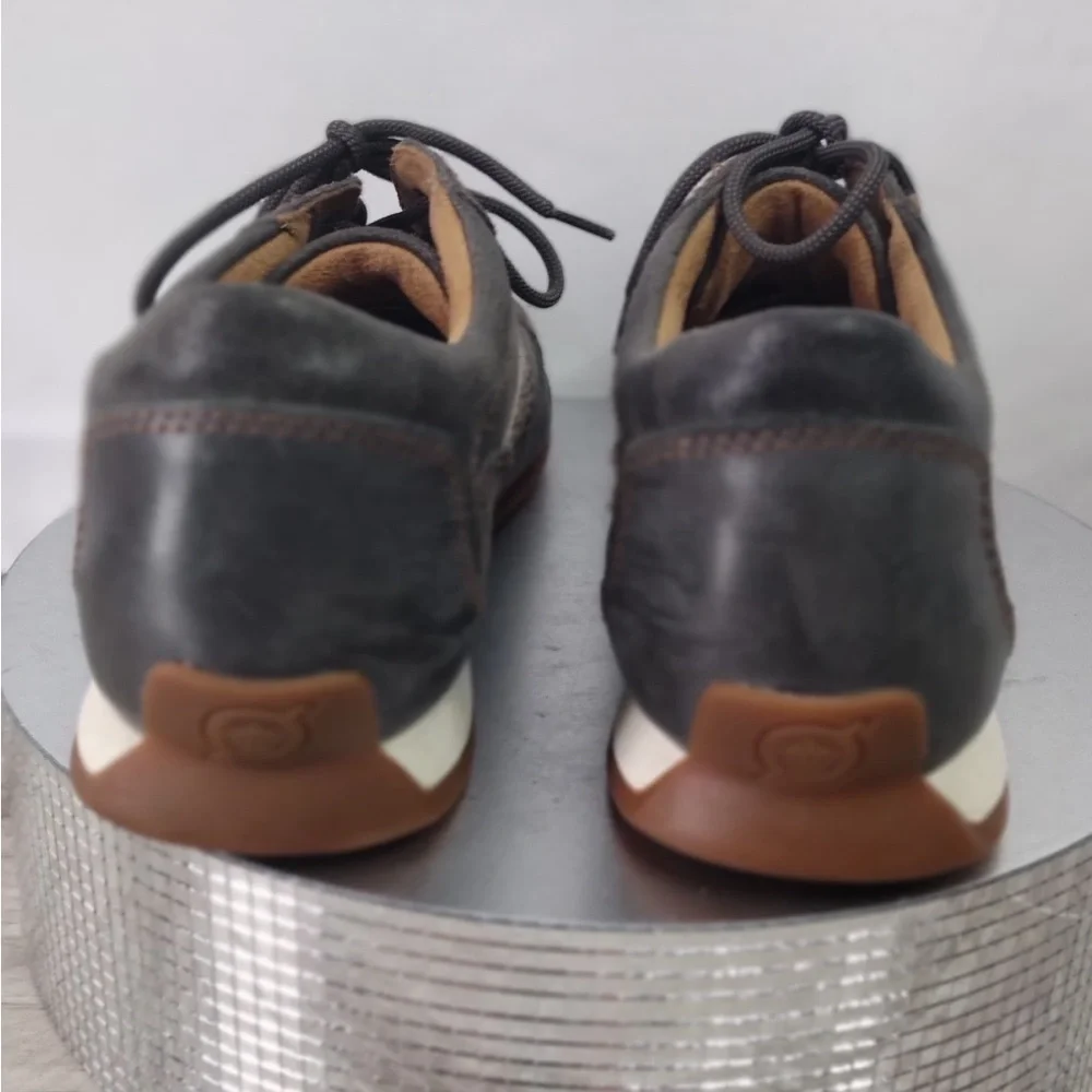 Born Men's Black and Brown Casual Shoes size 9.5 pre owned Exellent good cond